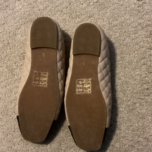 Aldo Women's Black and Beige Flats - Picture 2 of 2